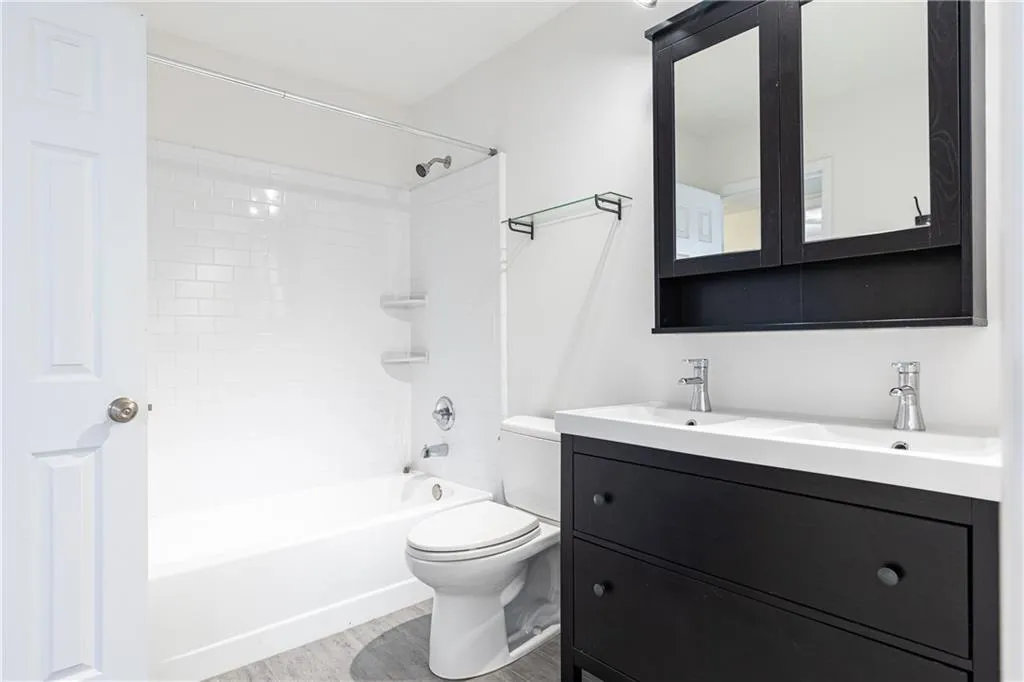 2901 Lenox Way Ne Unit 902, Atlanta, Georgia 30324, 2 Bedrooms Bedrooms, ,1 BathroomBathrooms,Residential,For Sale,2901 Lenox Way Ne Unit 902,7644012