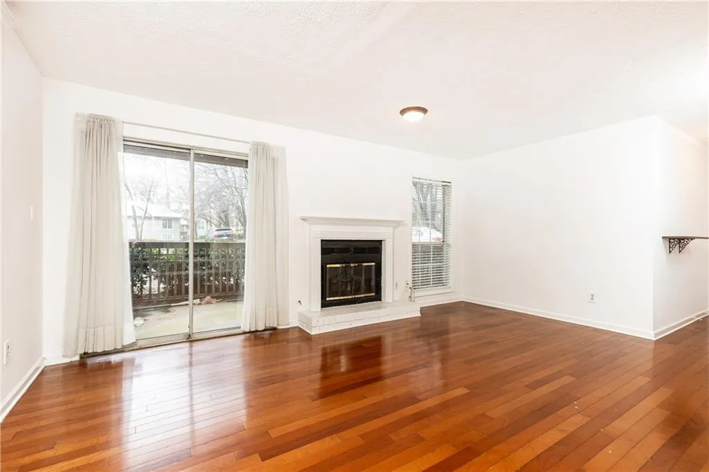 2901 Lenox Way Ne Unit 902, Atlanta, Georgia 30324, 2 Bedrooms Bedrooms, ,1 BathroomBathrooms,Residential,For Sale,2901 Lenox Way Ne Unit 902,7644012