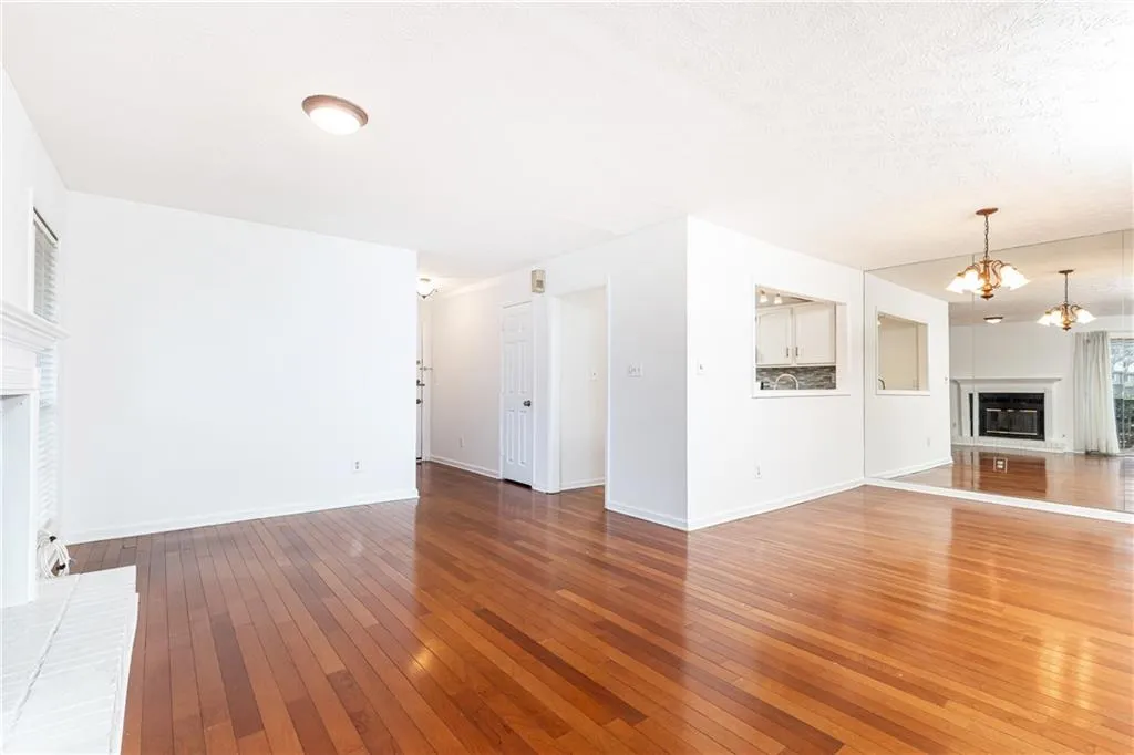 2901 Lenox Way Ne Unit 902, Atlanta, Georgia 30324, 2 Bedrooms Bedrooms, ,1 BathroomBathrooms,Residential,For Sale,2901 Lenox Way Ne Unit 902,7644012