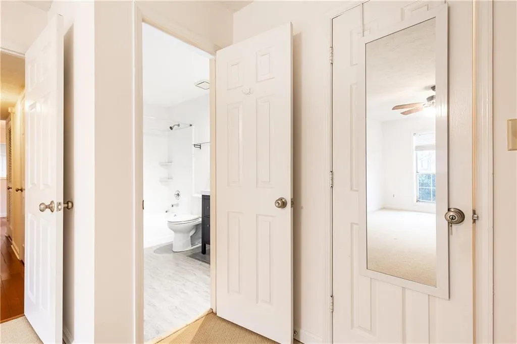 2901 Lenox Way Ne Unit 902, Atlanta, Georgia 30324, 2 Bedrooms Bedrooms, ,1 BathroomBathrooms,Residential,For Sale,2901 Lenox Way Ne Unit 902,7644012
