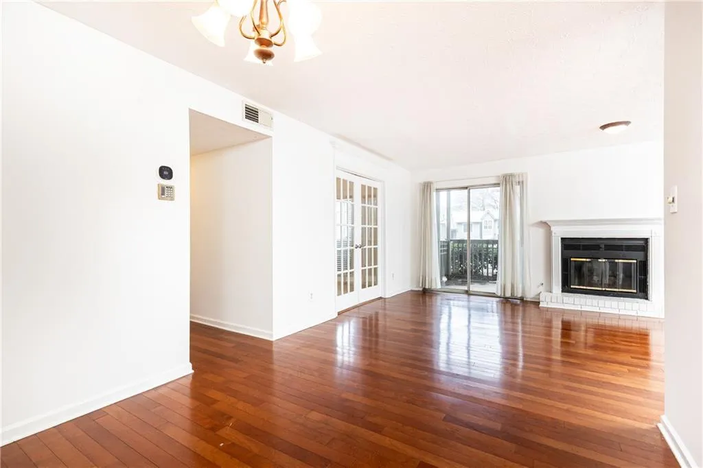 2901 Lenox Way Ne Unit 902, Atlanta, Georgia 30324, 2 Bedrooms Bedrooms, ,1 BathroomBathrooms,Residential,For Sale,2901 Lenox Way Ne Unit 902,7644012