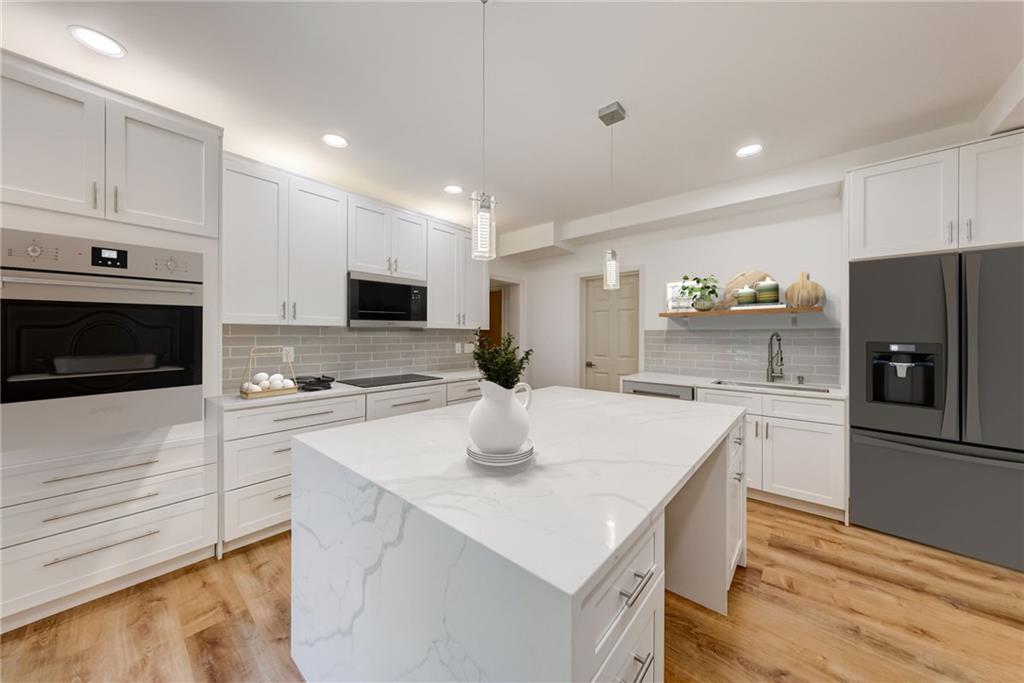 225 Westminster Place, Sandy Springs, Georgia 30350, 5 Bedrooms Bedrooms, ,4 BathroomsBathrooms,Residential,Sold,225 Westminster Place,7249981