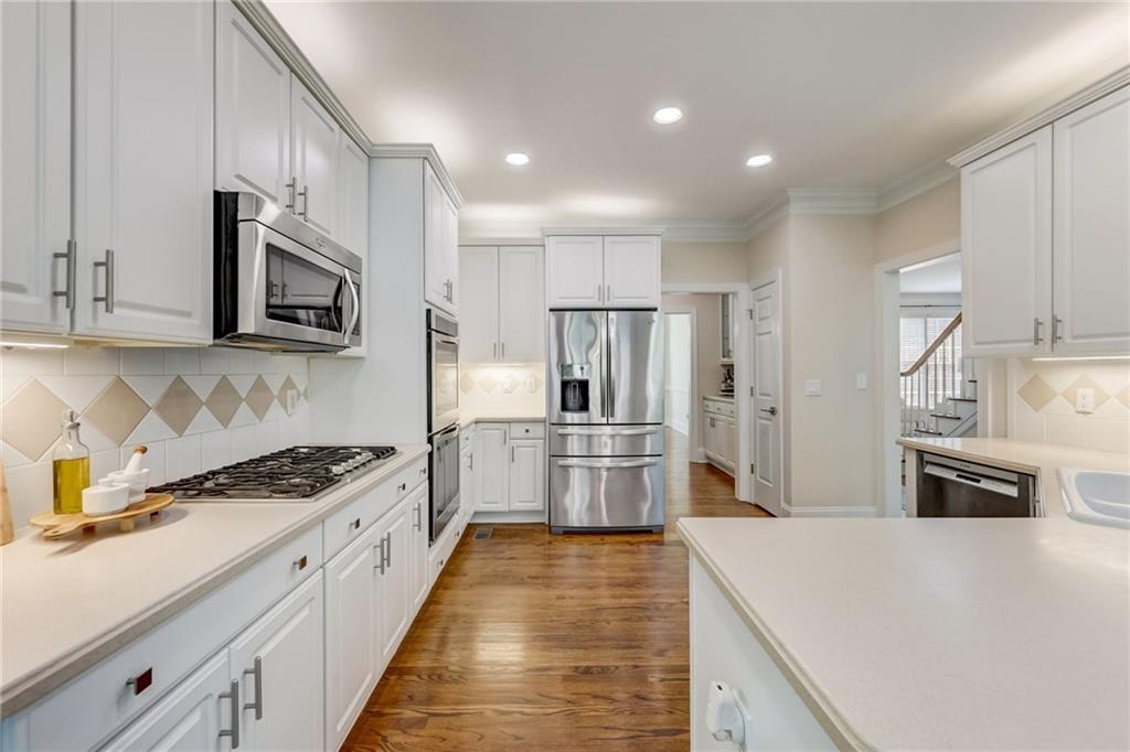 225 Westminster Place, Sandy Springs, Georgia 30350, 5 Bedrooms Bedrooms, ,4 BathroomsBathrooms,Residential,Sold,225 Westminster Place,7249981