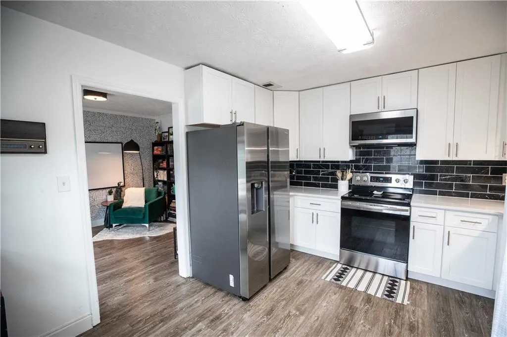 290 Winding River Drive Unit F, Sandy Springs, Georgia 30350, 3 Bedrooms Bedrooms, ,2 BathroomsBathrooms,Residential,Sold,290 Winding River Drive Unit F,7236875 290 Winding River Drive Unit F, Sandy Springs, Georgia 30350, 3 Bedrooms Bedrooms, ,2 BathroomsBathrooms,Residential,Sold,290 Winding River Drive Unit F,7236875