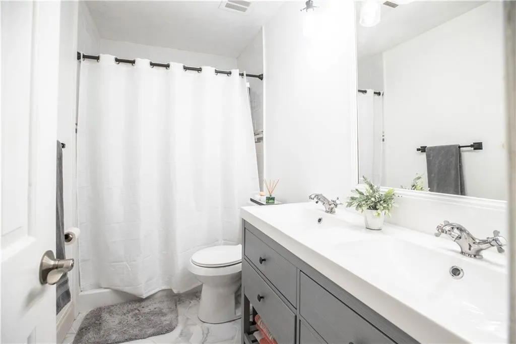 290 Winding River Drive Unit F, Sandy Springs, Georgia 30350, 3 Bedrooms Bedrooms, ,2 BathroomsBathrooms,Residential,Sold,290 Winding River Drive Unit F,7236875 290 Winding River Drive Unit F, Sandy Springs, Georgia 30350, 3 Bedrooms Bedrooms, ,2 BathroomsBathrooms,Residential,Sold,290 Winding River Drive Unit F,7236875