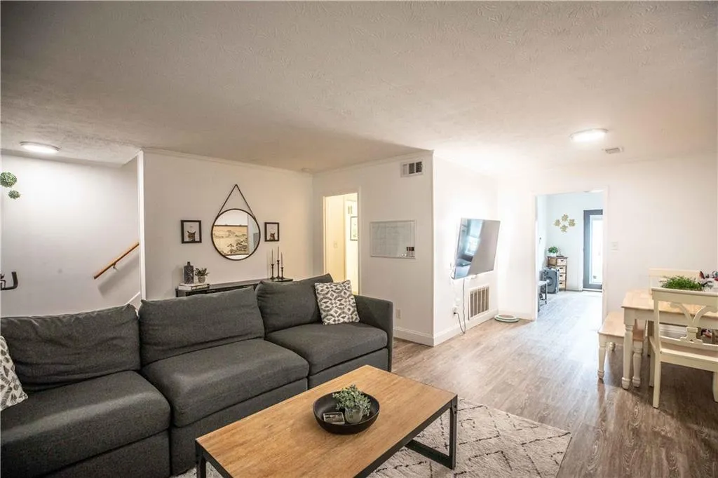 290 Winding River Drive Unit F, Sandy Springs, Georgia 30350, 3 Bedrooms Bedrooms, ,2 BathroomsBathrooms,Residential,Sold,290 Winding River Drive Unit F,7236875 290 Winding River Drive Unit F, Sandy Springs, Georgia 30350, 3 Bedrooms Bedrooms, ,2 BathroomsBathrooms,Residential,Sold,290 Winding River Drive Unit F,7236875