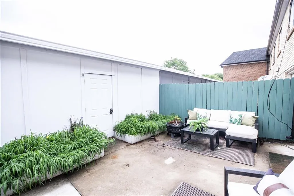 290 Winding River Drive Unit F, Sandy Springs, Georgia 30350, 3 Bedrooms Bedrooms, ,2 BathroomsBathrooms,Residential,Sold,290 Winding River Drive Unit F,7236875 290 Winding River Drive Unit F, Sandy Springs, Georgia 30350, 3 Bedrooms Bedrooms, ,2 BathroomsBathrooms,Residential,Sold,290 Winding River Drive Unit F,7236875