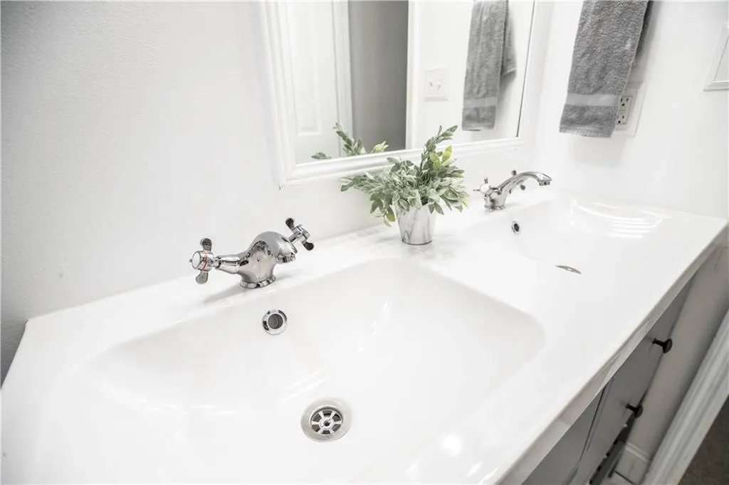 290 Winding River Drive Unit F, Sandy Springs, Georgia 30350, 3 Bedrooms Bedrooms, ,2 BathroomsBathrooms,Residential,Sold,290 Winding River Drive Unit F,7236875 290 Winding River Drive Unit F, Sandy Springs, Georgia 30350, 3 Bedrooms Bedrooms, ,2 BathroomsBathrooms,Residential,Sold,290 Winding River Drive Unit F,7236875