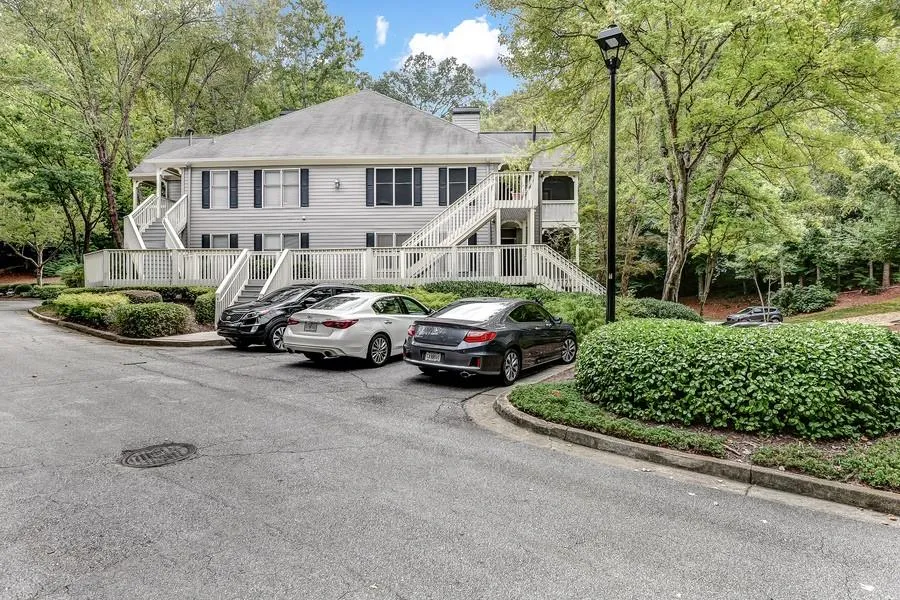 402 Bainbridge Drive, Sandy Springs, Georgia 30327, 2 Bedrooms Bedrooms, ,2 BathroomsBathrooms,Residential,Sold,402 Bainbridge Drive,6638934