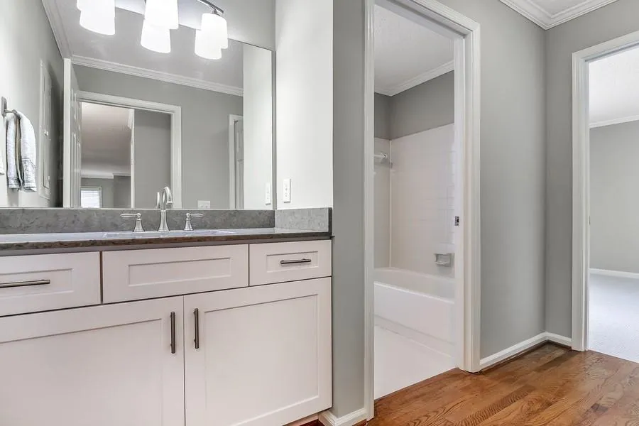 402 Bainbridge Drive, Sandy Springs, Georgia 30327, 2 Bedrooms Bedrooms, ,2 BathroomsBathrooms,Residential,Sold,402 Bainbridge Drive,6638934