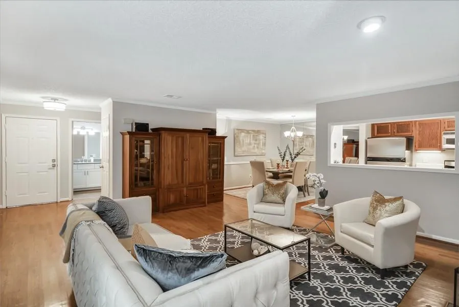 402 Bainbridge Drive, Sandy Springs, Georgia 30327, 2 Bedrooms Bedrooms, ,2 BathroomsBathrooms,Residential,Sold,402 Bainbridge Drive,6638934