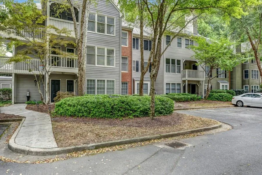 402 Bainbridge Drive, Sandy Springs, Georgia 30327, 2 Bedrooms Bedrooms, ,2 BathroomsBathrooms,Residential,Sold,402 Bainbridge Drive,6638934