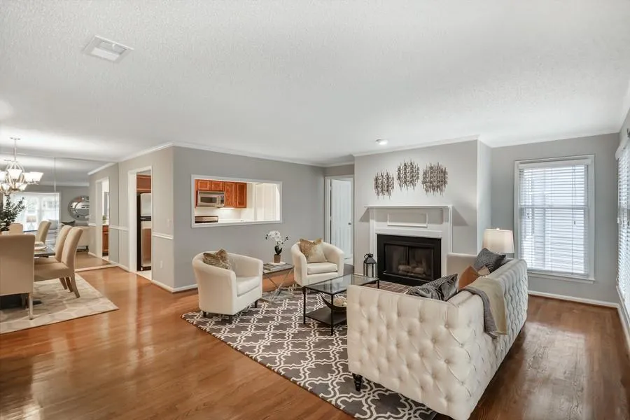 402 Bainbridge Drive, Sandy Springs, Georgia 30327, 2 Bedrooms Bedrooms, ,2 BathroomsBathrooms,Residential,Sold,402 Bainbridge Drive,6638934
