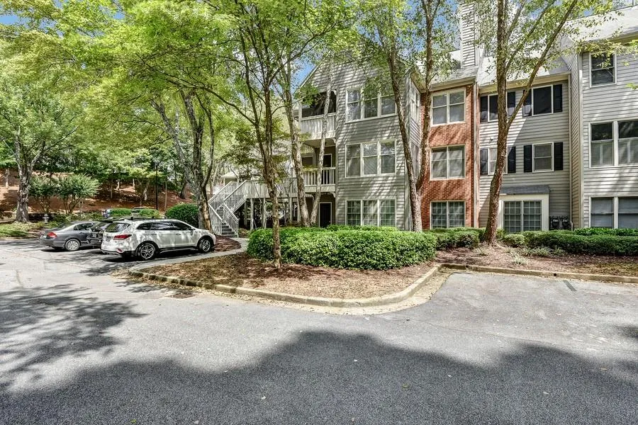 402 Bainbridge Drive, Sandy Springs, Georgia 30327, 2 Bedrooms Bedrooms, ,2 BathroomsBathrooms,Residential,Sold,402 Bainbridge Drive,6638934
