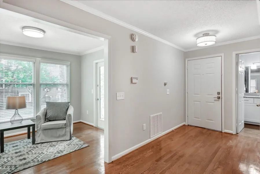 402 Bainbridge Drive, Sandy Springs, Georgia 30327, 2 Bedrooms Bedrooms, ,2 BathroomsBathrooms,Residential,Sold,402 Bainbridge Drive,6638934
