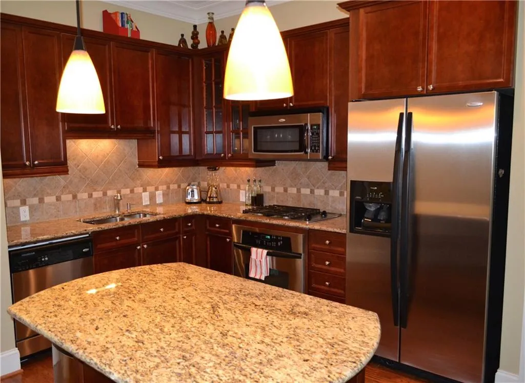 3635 E Paces Circle Ne Unit 1214, Atlanta, Georgia 30326, 2 Bedrooms Bedrooms, ,2 BathroomsBathrooms,Residential,Sold,3635 E Paces Circle Ne Unit 1214,5677377