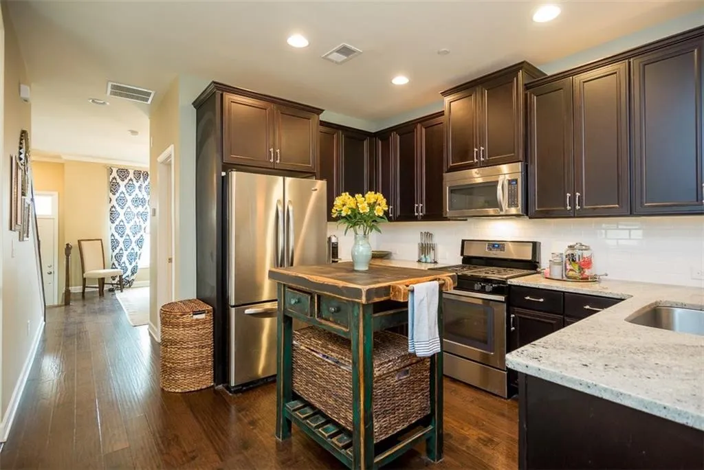 7535 Highland Bluff Unit 0, Sandy Springs, Georgia 30328, 3 Bedrooms Bedrooms, ,3 BathroomsBathrooms,Residential,Sold,7535 Highland Bluff Unit 0,5886556