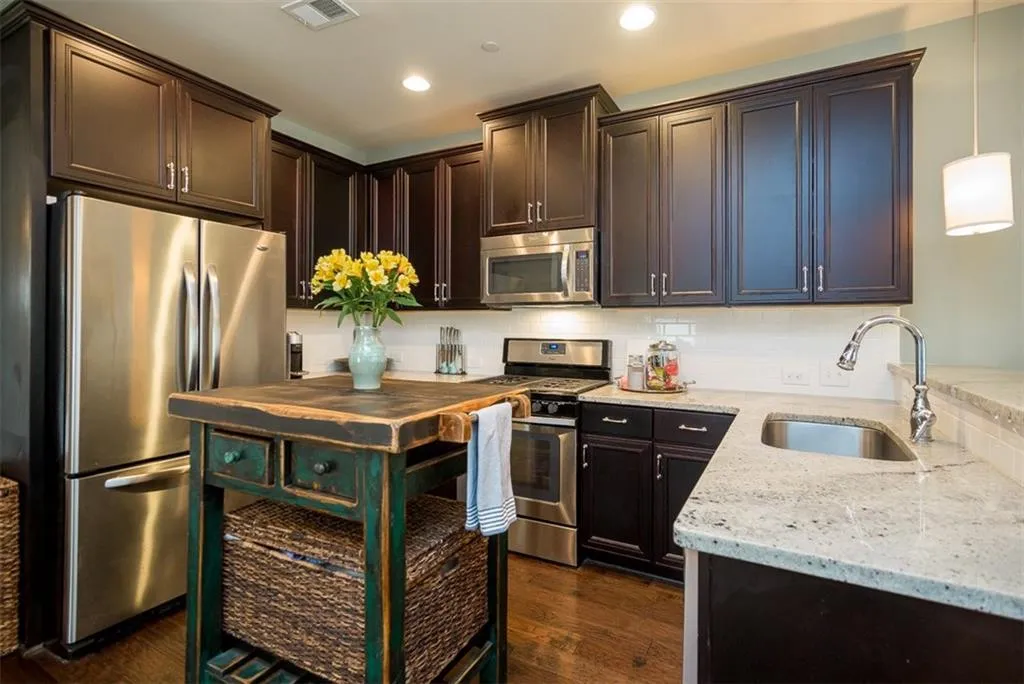 7535 Highland Bluff Unit 0, Sandy Springs, Georgia 30328, 3 Bedrooms Bedrooms, ,3 BathroomsBathrooms,Residential,Sold,7535 Highland Bluff Unit 0,5886556