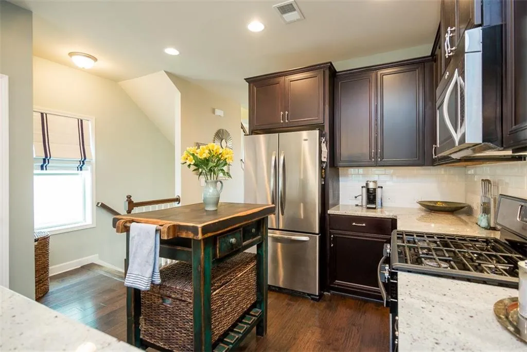 7535 Highland Bluff Unit 0, Sandy Springs, Georgia 30328, 3 Bedrooms Bedrooms, ,3 BathroomsBathrooms,Residential,Sold,7535 Highland Bluff Unit 0,5886556