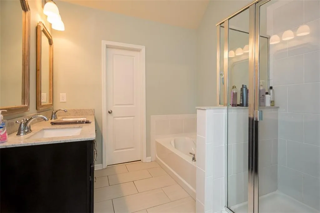 7535 Highland Bluff Unit 0, Sandy Springs, Georgia 30328, 3 Bedrooms Bedrooms, ,3 BathroomsBathrooms,Residential,Sold,7535 Highland Bluff Unit 0,5886556