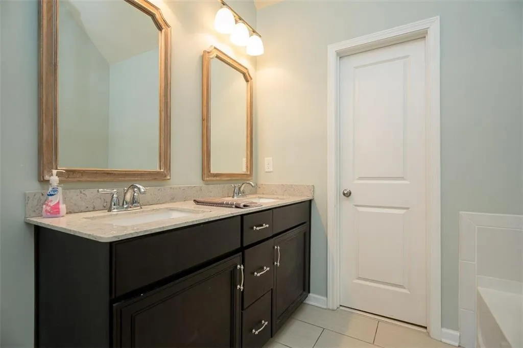 7535 Highland Bluff Unit 0, Sandy Springs, Georgia 30328, 3 Bedrooms Bedrooms, ,3 BathroomsBathrooms,Residential,Sold,7535 Highland Bluff Unit 0,5886556