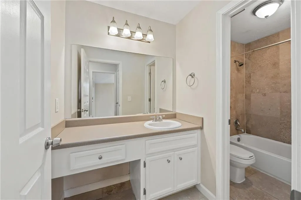 707 Gettysburg Place, Atlanta, Georgia 30350, 2 Bedrooms Bedrooms, ,1 BathroomBathrooms,Residential,For Sale,707 Gettysburg Place,7675420