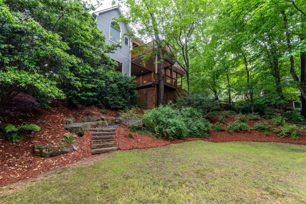 635 Eaton Place, Sandy Springs, Georgia 30350, 5 Bedrooms Bedrooms, ,4 BathroomsBathrooms,Residential,Sold,635 Eaton Place,6875654