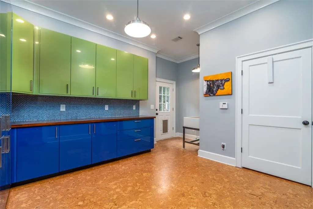 635 Eaton Place, Sandy Springs, Georgia 30350, 5 Bedrooms Bedrooms, ,4 BathroomsBathrooms,Residential,Sold,635 Eaton Place,6875654