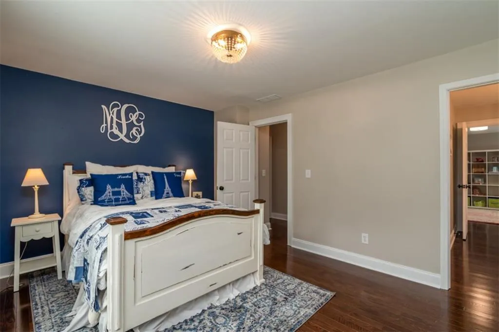 635 Eaton Place, Sandy Springs, Georgia 30350, 5 Bedrooms Bedrooms, ,4 BathroomsBathrooms,Residential,Sold,635 Eaton Place,6875654
