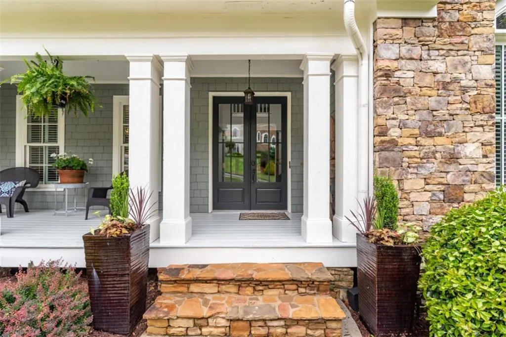 635 Eaton Place, Sandy Springs, Georgia 30350, 5 Bedrooms Bedrooms, ,4 BathroomsBathrooms,Residential,Sold,635 Eaton Place,6875654