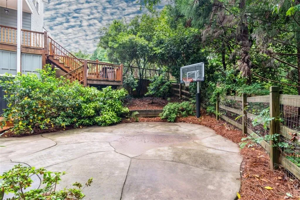 635 Eaton Place, Sandy Springs, Georgia 30350, 5 Bedrooms Bedrooms, ,4 BathroomsBathrooms,Residential,Sold,635 Eaton Place,6875654