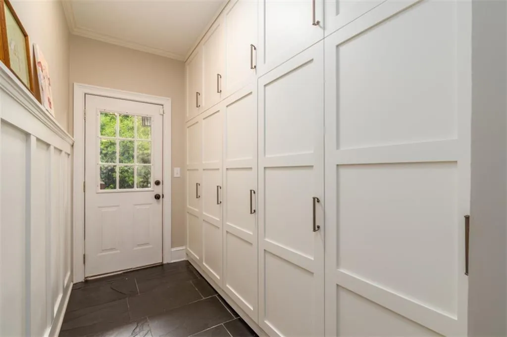635 Eaton Place, Sandy Springs, Georgia 30350, 5 Bedrooms Bedrooms, ,4 BathroomsBathrooms,Residential,Sold,635 Eaton Place,6875654