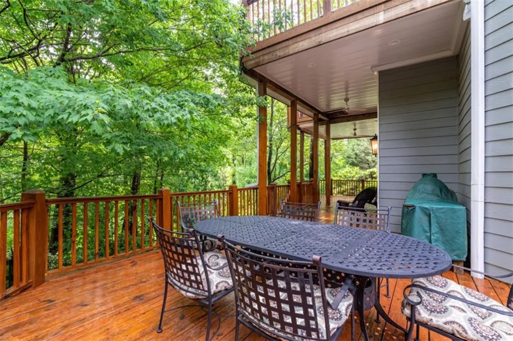 635 Eaton Place, Sandy Springs, Georgia 30350, 5 Bedrooms Bedrooms, ,4 BathroomsBathrooms,Residential,Sold,635 Eaton Place,6875654