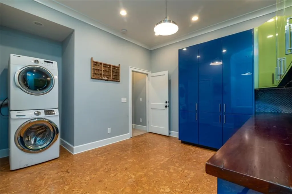 635 Eaton Place, Sandy Springs, Georgia 30350, 5 Bedrooms Bedrooms, ,4 BathroomsBathrooms,Residential,Sold,635 Eaton Place,6875654