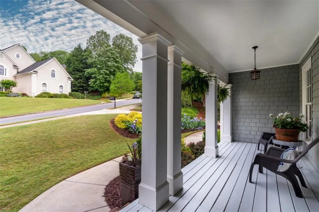 635 Eaton Place, Sandy Springs, Georgia 30350, 5 Bedrooms Bedrooms, ,4 BathroomsBathrooms,Residential,Sold,635 Eaton Place,6875654