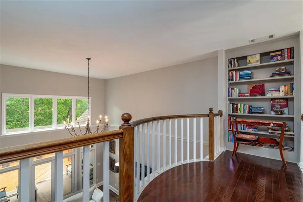 635 Eaton Place, Sandy Springs, Georgia 30350, 5 Bedrooms Bedrooms, ,4 BathroomsBathrooms,Residential,Sold,635 Eaton Place,6875654