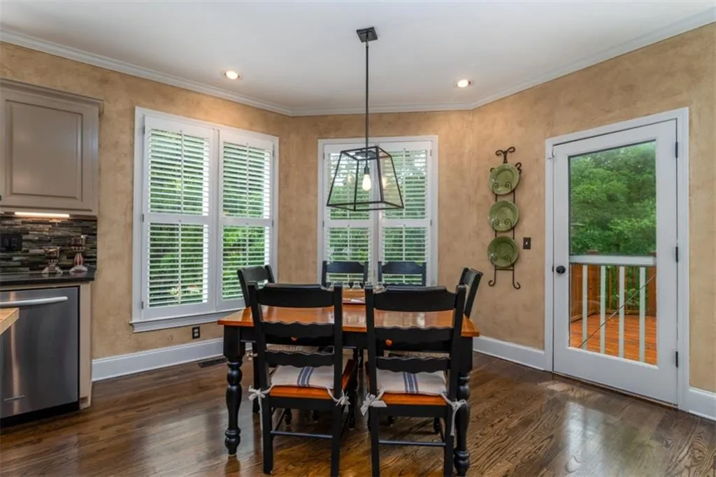 635 Eaton Place, Sandy Springs, Georgia 30350, 5 Bedrooms Bedrooms, ,4 BathroomsBathrooms,Residential,Sold,635 Eaton Place,6875654