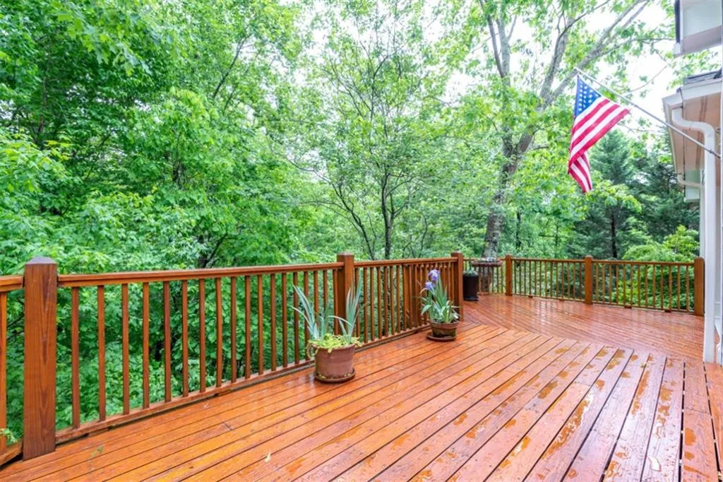 635 Eaton Place, Sandy Springs, Georgia 30350, 5 Bedrooms Bedrooms, ,4 BathroomsBathrooms,Residential,Sold,635 Eaton Place,6875654