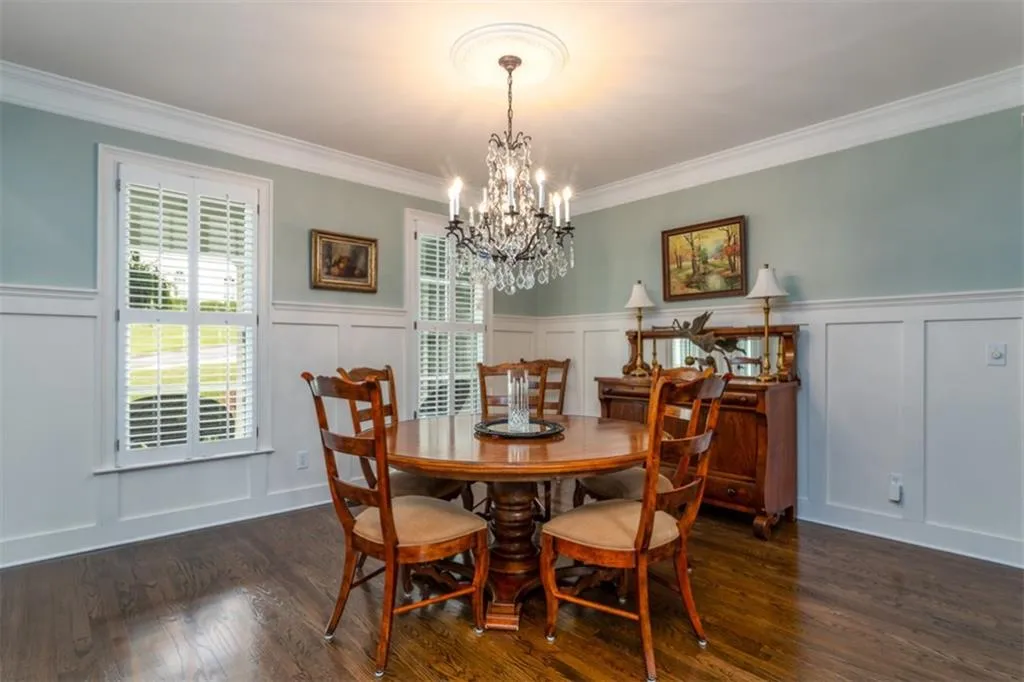 635 Eaton Place, Sandy Springs, Georgia 30350, 5 Bedrooms Bedrooms, ,4 BathroomsBathrooms,Residential,Sold,635 Eaton Place,6875654