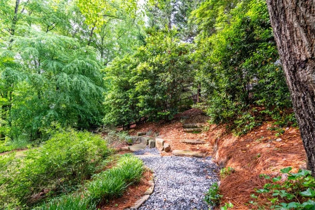 635 Eaton Place, Sandy Springs, Georgia 30350, 5 Bedrooms Bedrooms, ,4 BathroomsBathrooms,Residential,Sold,635 Eaton Place,6875654