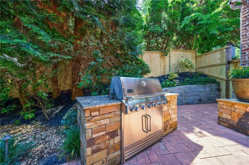 1255 Beech Haven Road N, Atlanta, Georgia 30324, 5 Bedrooms Bedrooms, ,5 BathroomsBathrooms,Residential,For Sale,1255 Beech Haven Road N,7672096