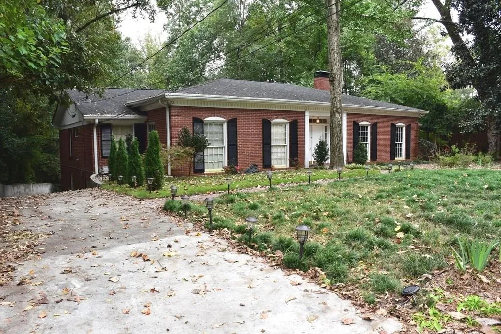 2787 Margaret Mitchell Drive Nw, Atlanta, Georgia 30327, 4 Bedrooms Bedrooms, ,3 BathroomsBathrooms,Residential,Sold,2787 Margaret Mitchell Drive Nw,5922032