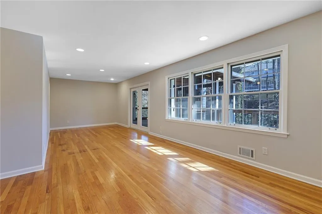 655 Amberidge Trail, Sandy Springs, Georgia 30328, 4 Bedrooms Bedrooms, ,3 BathroomsBathrooms,Residential,Sold,655 Amberidge Trail,6849905