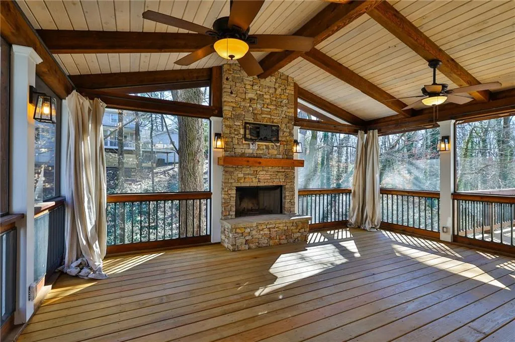 655 Amberidge Trail, Sandy Springs, Georgia 30328, 4 Bedrooms Bedrooms, ,3 BathroomsBathrooms,Residential,Sold,655 Amberidge Trail,6849905