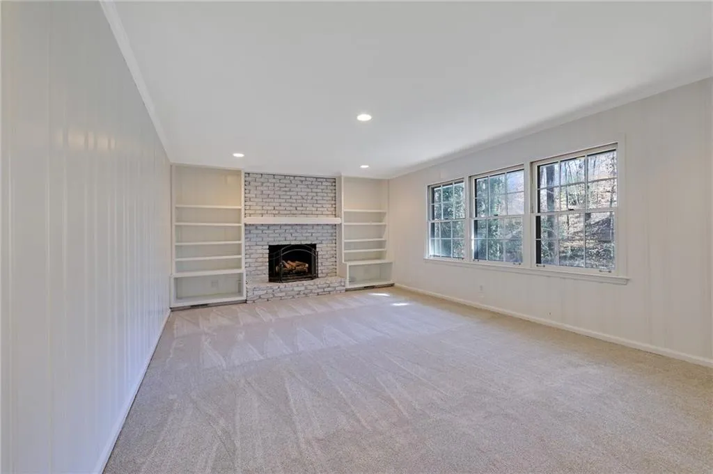 655 Amberidge Trail, Sandy Springs, Georgia 30328, 4 Bedrooms Bedrooms, ,3 BathroomsBathrooms,Residential,Sold,655 Amberidge Trail,6849905