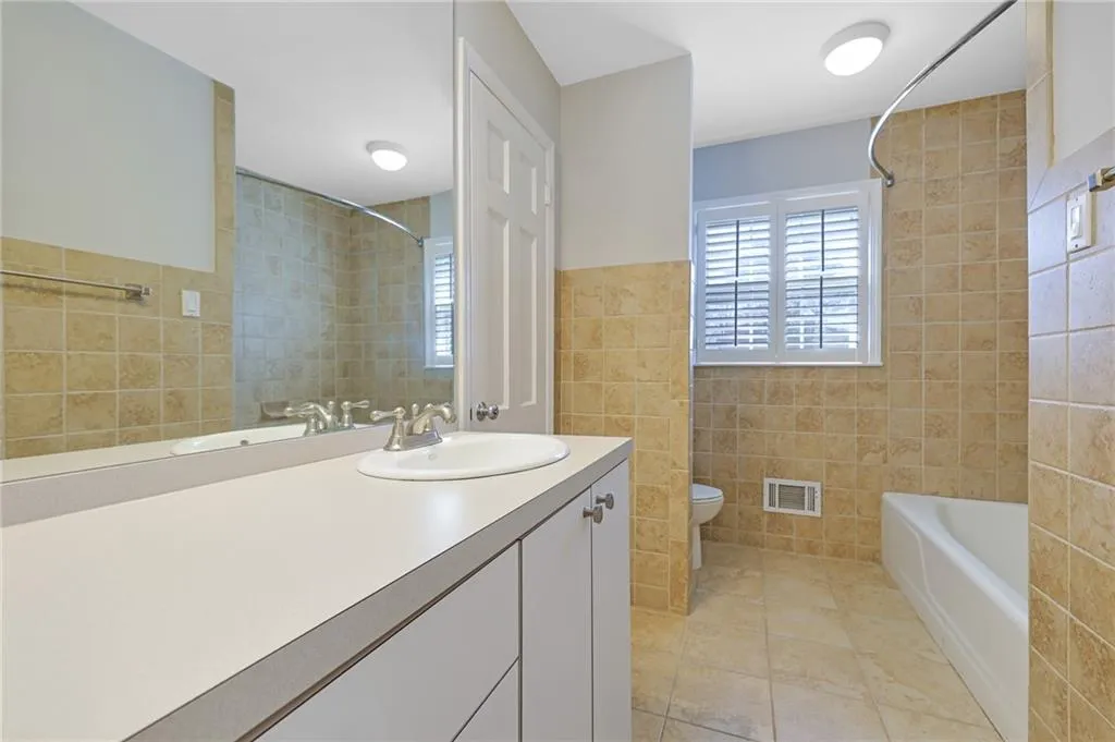 655 Amberidge Trail, Sandy Springs, Georgia 30328, 4 Bedrooms Bedrooms, ,3 BathroomsBathrooms,Residential,Sold,655 Amberidge Trail,6849905