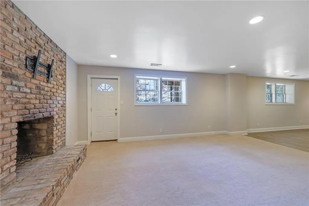 655 Amberidge Trail, Sandy Springs, Georgia 30328, 4 Bedrooms Bedrooms, ,3 BathroomsBathrooms,Residential,Sold,655 Amberidge Trail,6849905