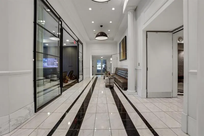 325 E Paces Ferry Road Ne Unit 1910, Atlanta, Georgia 30305, 1 Bedroom Bedrooms, ,1 BathroomBathrooms,Residential,For Sale,325 E Paces Ferry Road Ne Unit 1910,7667553