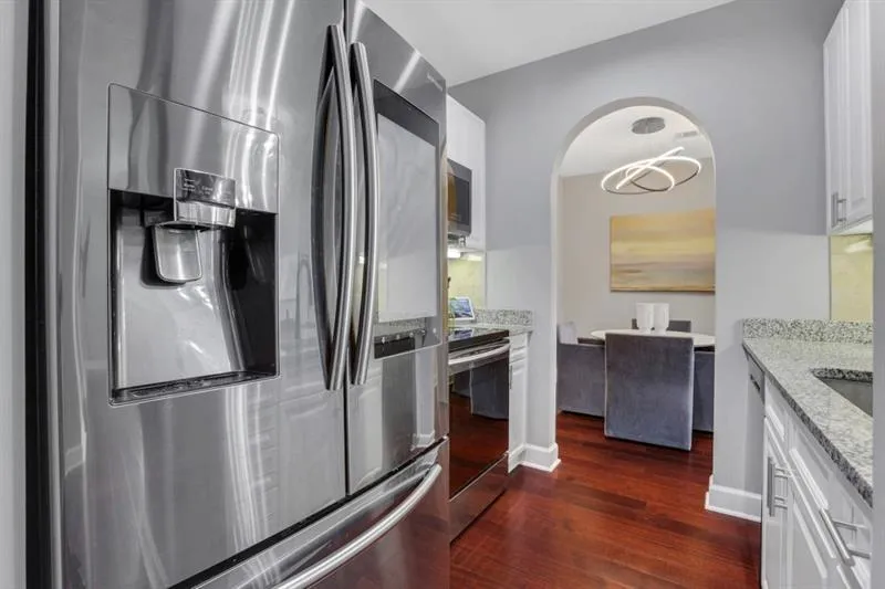 325 E Paces Ferry Road Ne Unit 1910, Atlanta, Georgia 30305, 1 Bedroom Bedrooms, ,1 BathroomBathrooms,Residential,For Sale,325 E Paces Ferry Road Ne Unit 1910,7667553