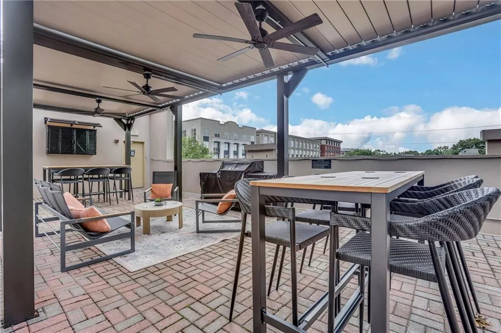 325 E Paces Ferry Road Ne Unit 1910, Atlanta, Georgia 30305, 1 Bedroom Bedrooms, ,1 BathroomBathrooms,Residential,For Sale,325 E Paces Ferry Road Ne Unit 1910,7667553
